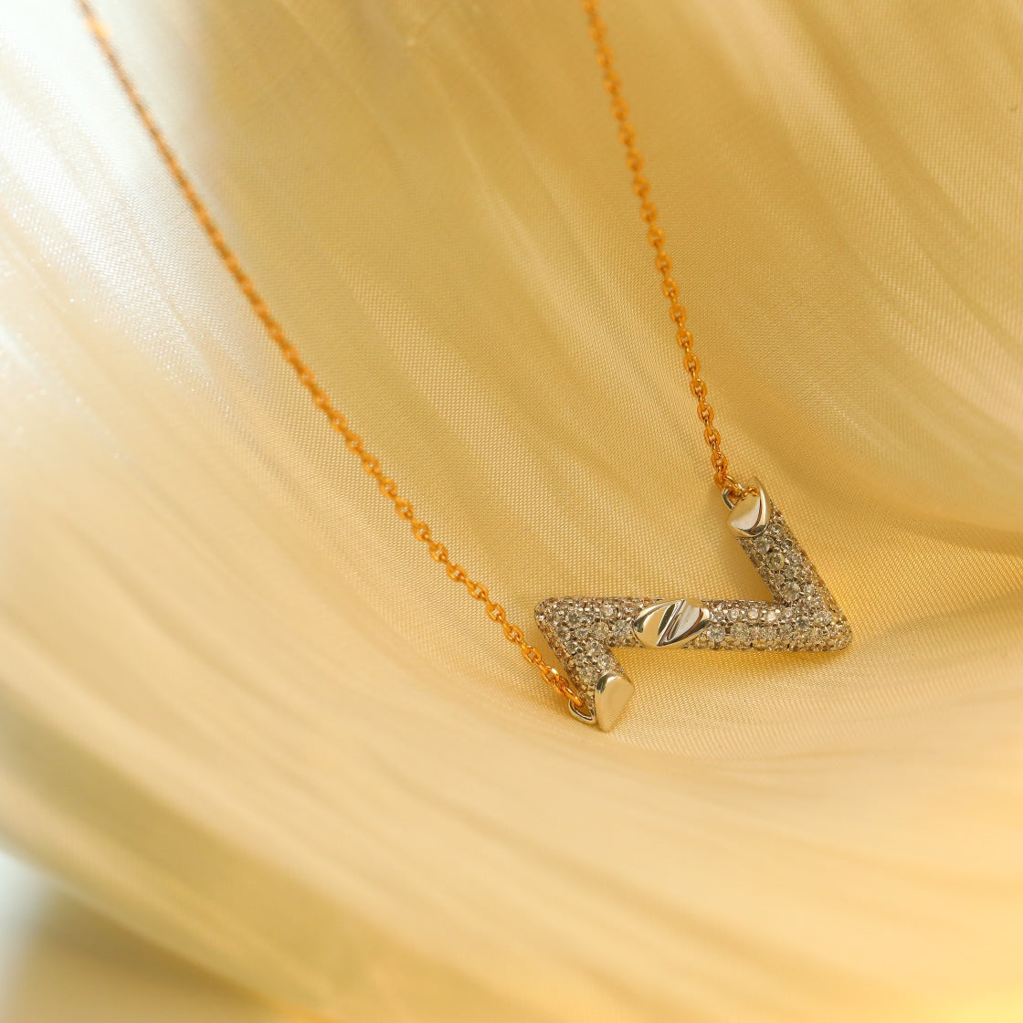 [Love Lucky]COLLAR CON DIJE DE DIAMANTE VOLT SILVER