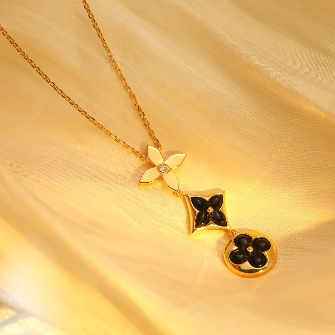 [Love Lucky]COLLANA STELLA E SOLE IN ONICE E ORO ROSA