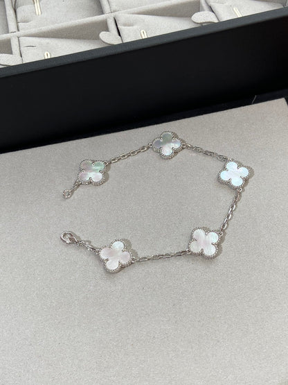 [Love Lucky]CLOVER WHITE PEARL MOP 5 MOTIF BRACELET COLLECTION