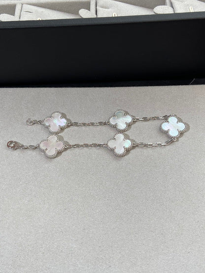 [Love Lucky]CLOVER WHITE PEARL MOP 5 MOTIF BRACELET COLLECTION