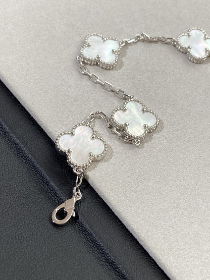 [Love Lucky]CLOVER WHITE PEARL MOP 5 MOTIF BRACELET COLLECTION