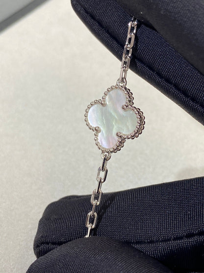 [Love Lucky]CLOVER WHITE PEARL MOP 5 MOTIF BRACELET COLLECTION