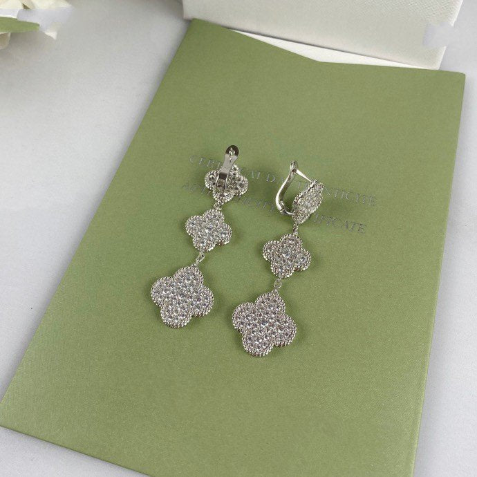 [Love Lucky]CLOVER 3 MOTIF DIAMOND SILVER DROP EARRINGS