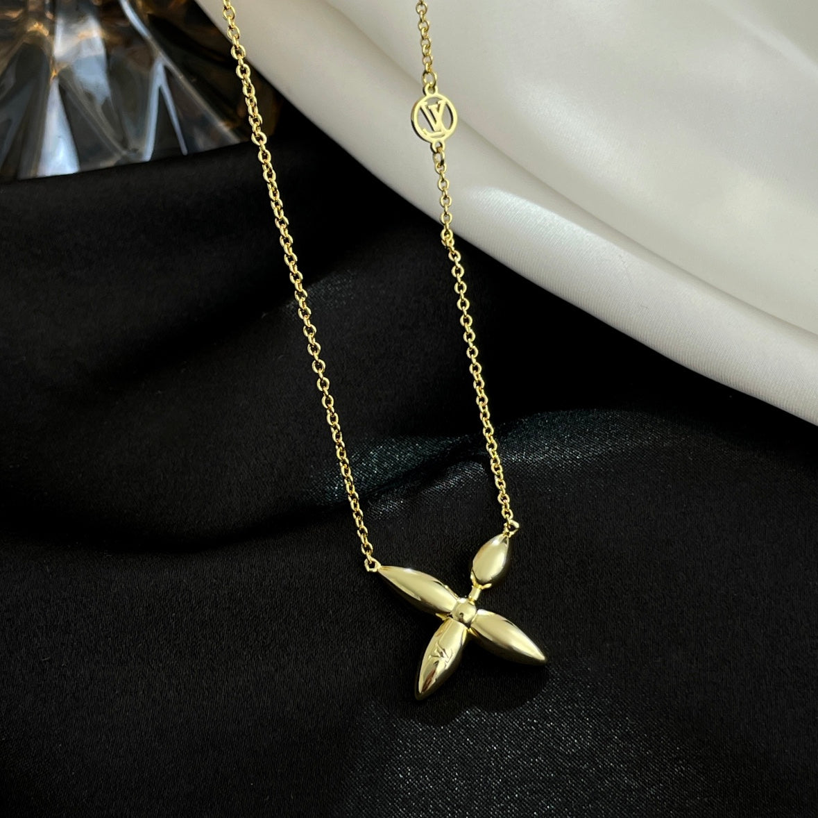 [Love Lucky]COLLAR LOUISETTE DORADO