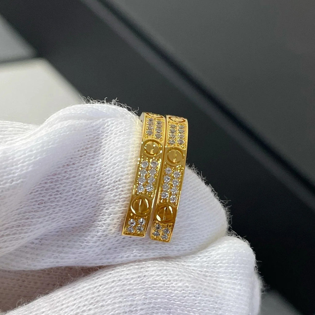 [Love Lucky]LOVE EARRINGS 3.6MM DIAMOND PAVED