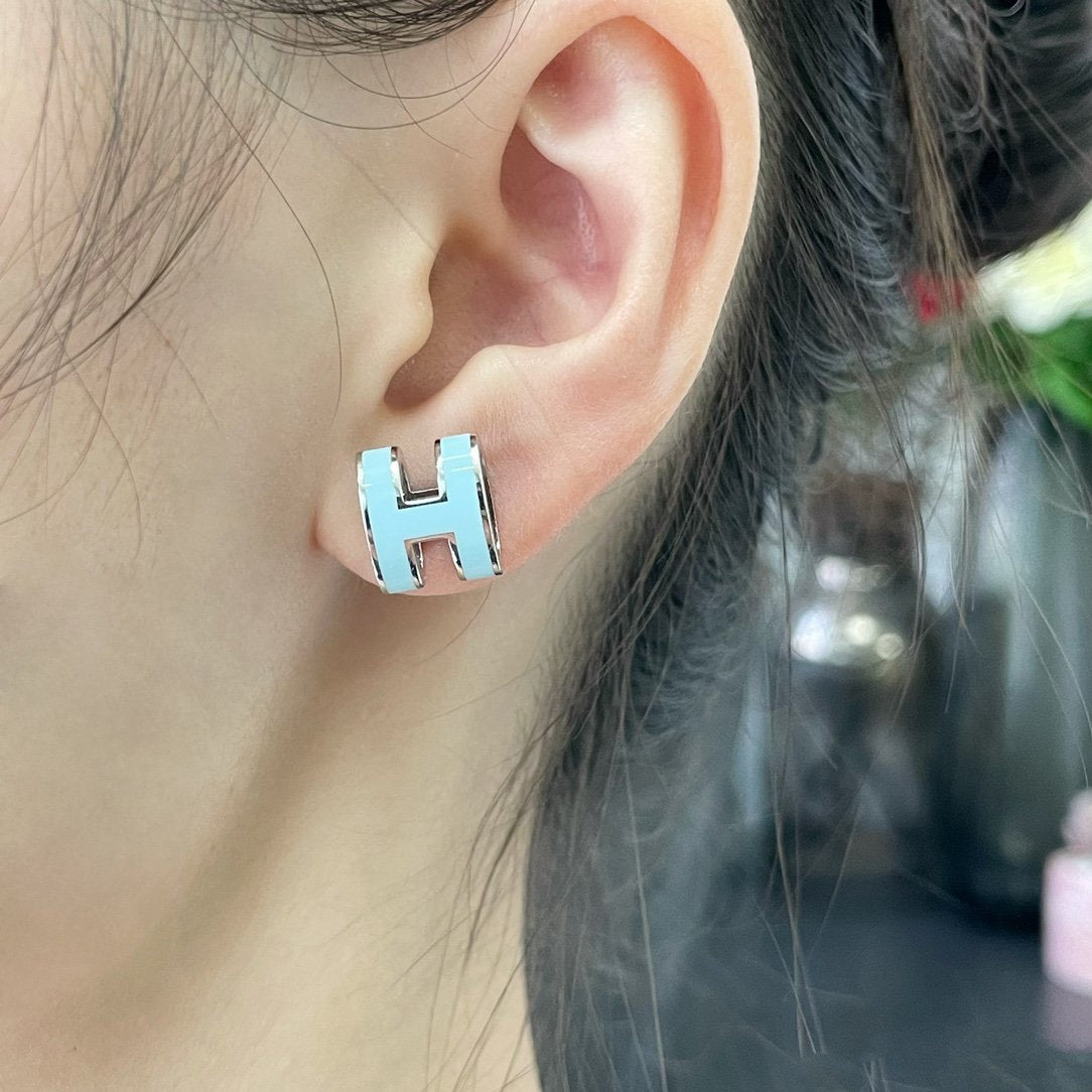 [Love Lucky]POP H SKY BLUE STUD EARRINGS
