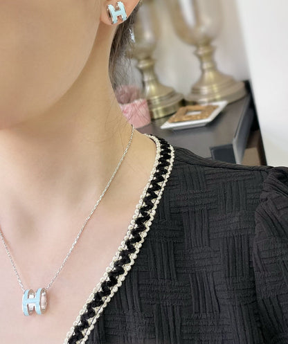 [Love Lucky]POP H SKY BLUE STUD EARRINGS