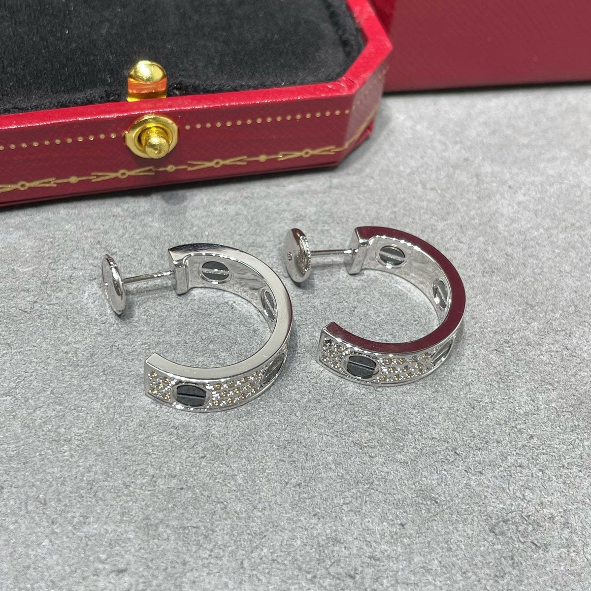 [Love Lucky]LOVE CERAMIC DIAMOND PAVED SILVER EARRINGS