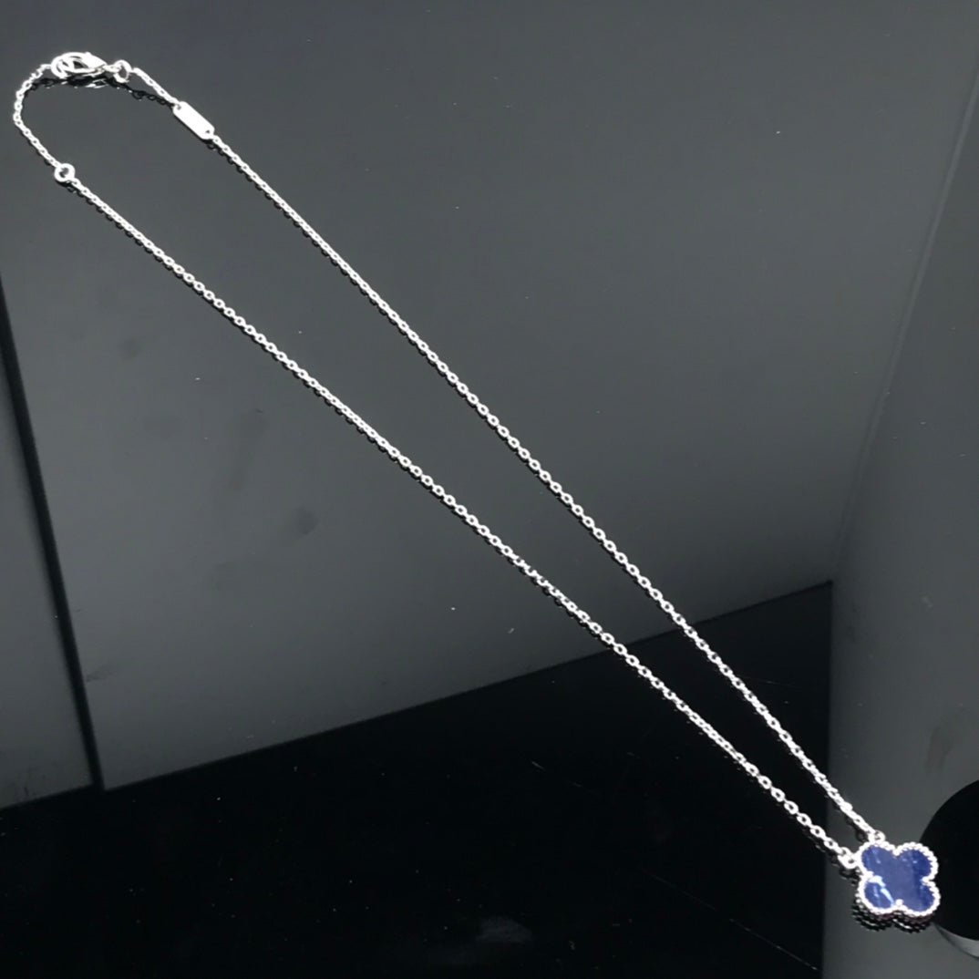 [Love Lucky]COLLANA LUNGA IN ARGENTO CON PIETRA PIETERSITE A FORMA DI TRIFOGLIO