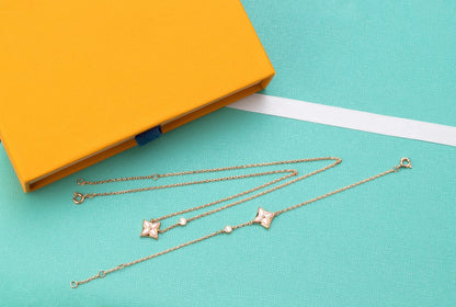 [Love Lucky]COLLAR DE ORO ROSA CON 1 DIAMANTE Y NÁCAR ROSA STAR