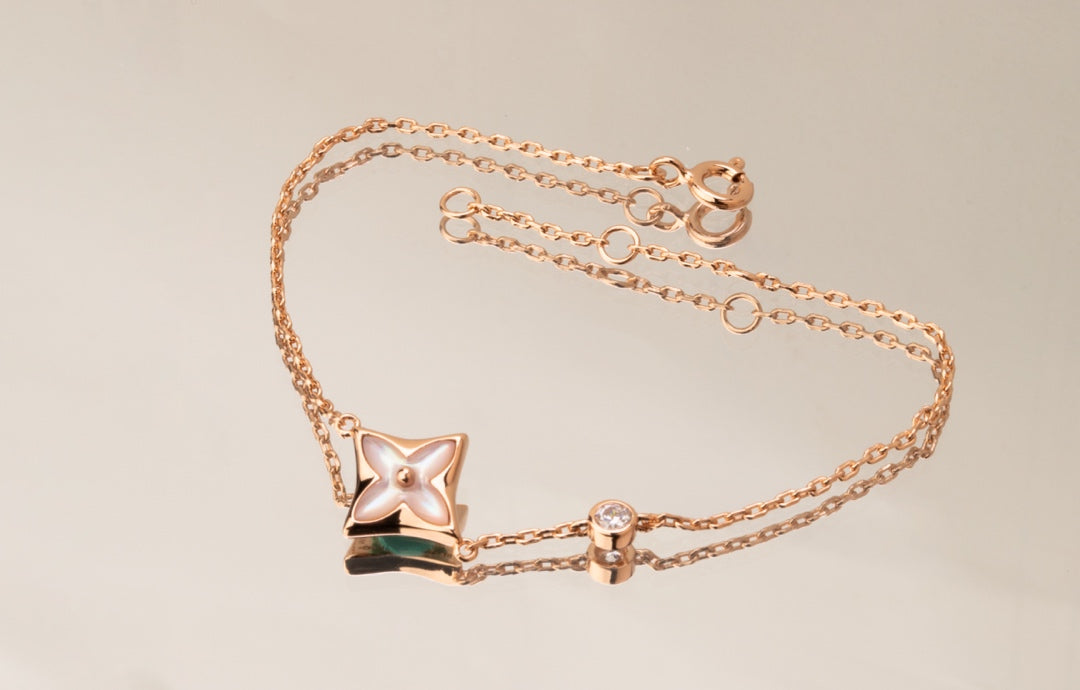 [Love Lucky]COLLAR DE ORO ROSA CON 1 DIAMANTE Y NÁCAR ROSA STAR