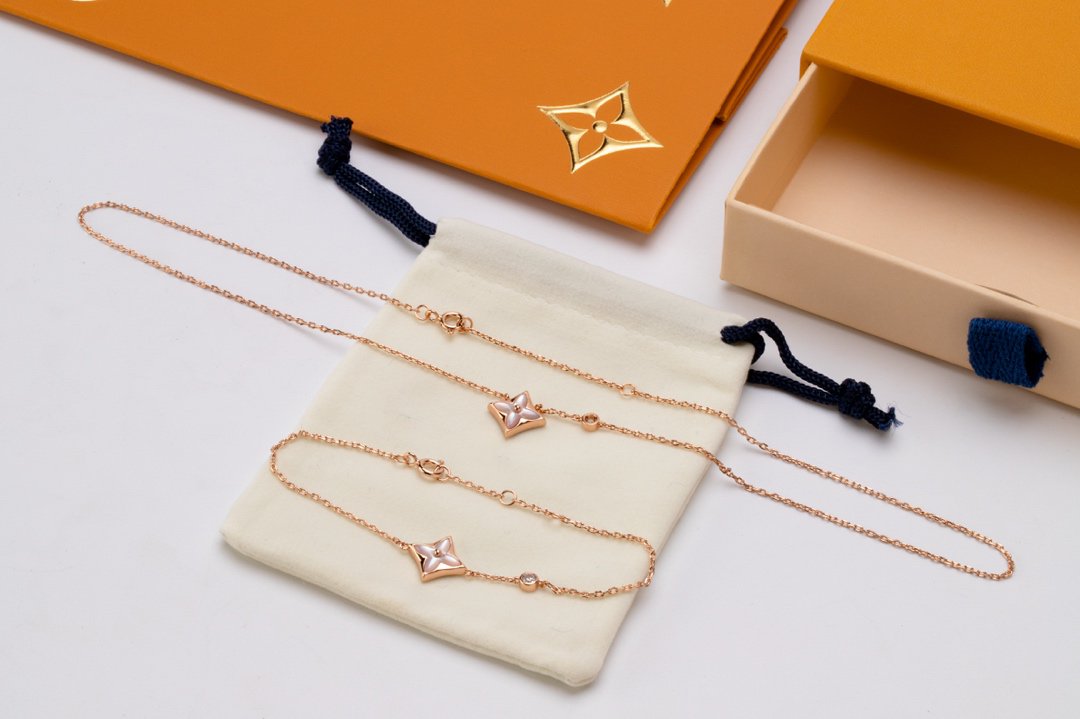 [Love Lucky]COLLAR DE ORO ROSA CON 1 DIAMANTE Y NÁCAR ROSA STAR