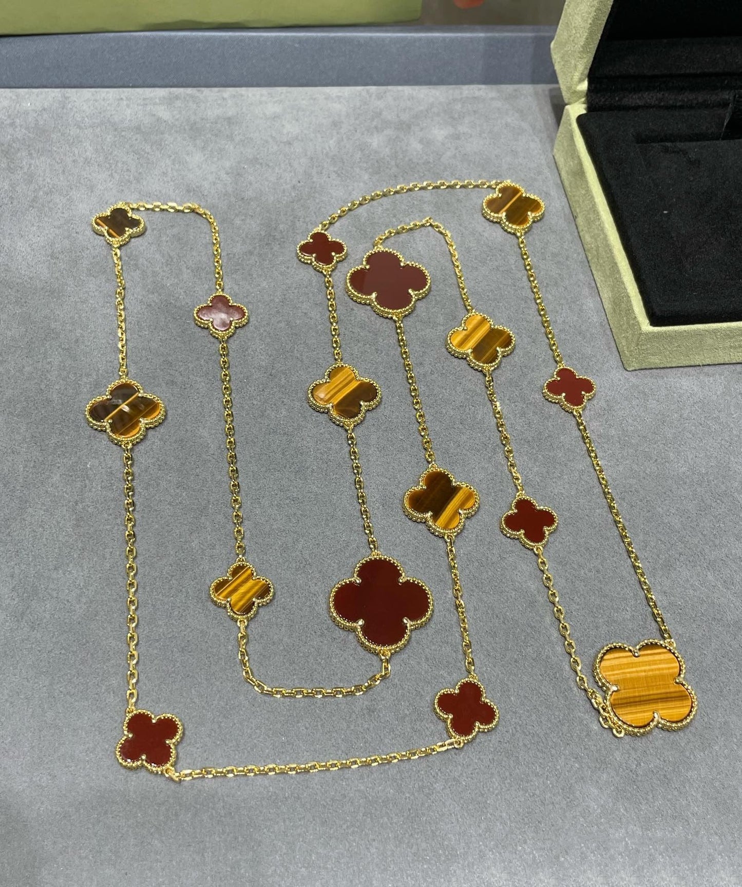 [Love Lucky]CLOVER 16 MOTIF CARNELIAN TIGER EYE ROSE GOLD NECKLACE