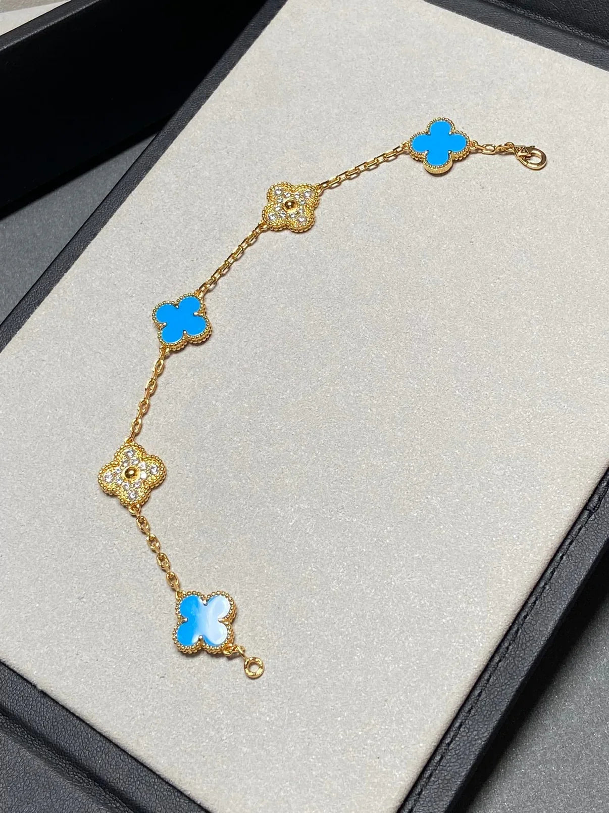 [Love Lucky] CLOVER 5 MOTIF BLUE AGATE BRACELET COLLECTION