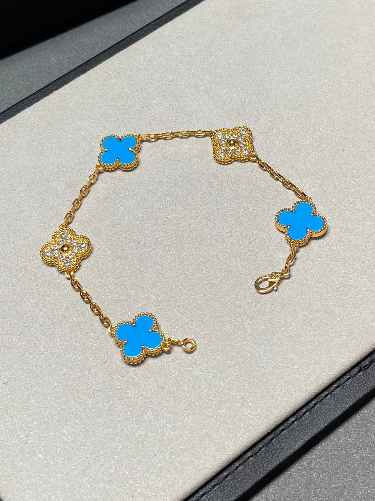 [Love Lucky] CLOVER 5 MOTIF BLUE AGATE BRACELET COLLECTION