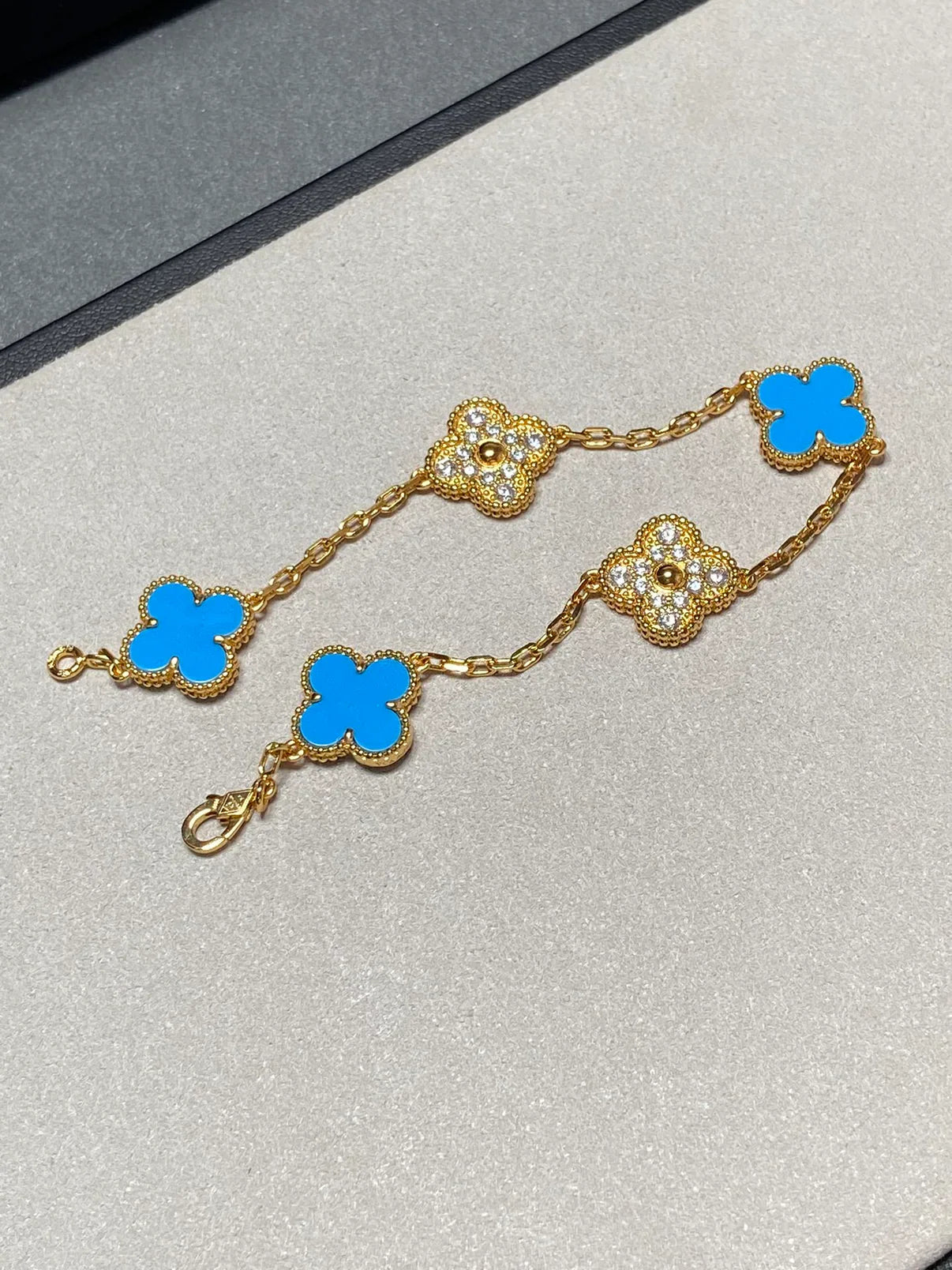 [Love Lucky] CLOVER 5 MOTIF BLUE AGATE BRACELET COLLECTION