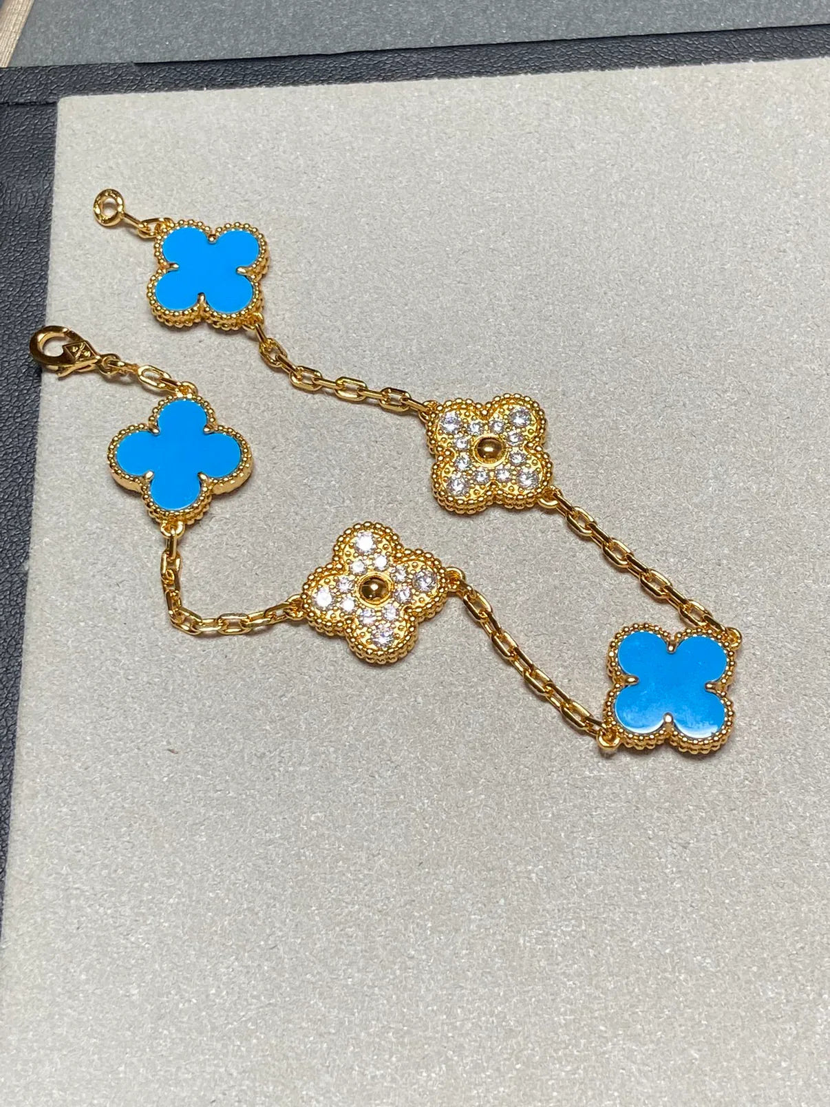 [Love Lucky] CLOVER 5 MOTIF BLUE AGATE BRACELET COLLECTION