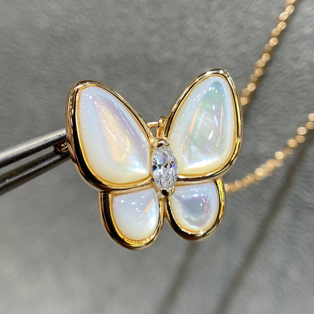 [Love Lucky]COLLAR DE DIAMANTES DE MARIPOSA