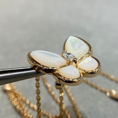 [Love Lucky]COLLAR DE DIAMANTES DE MARIPOSA