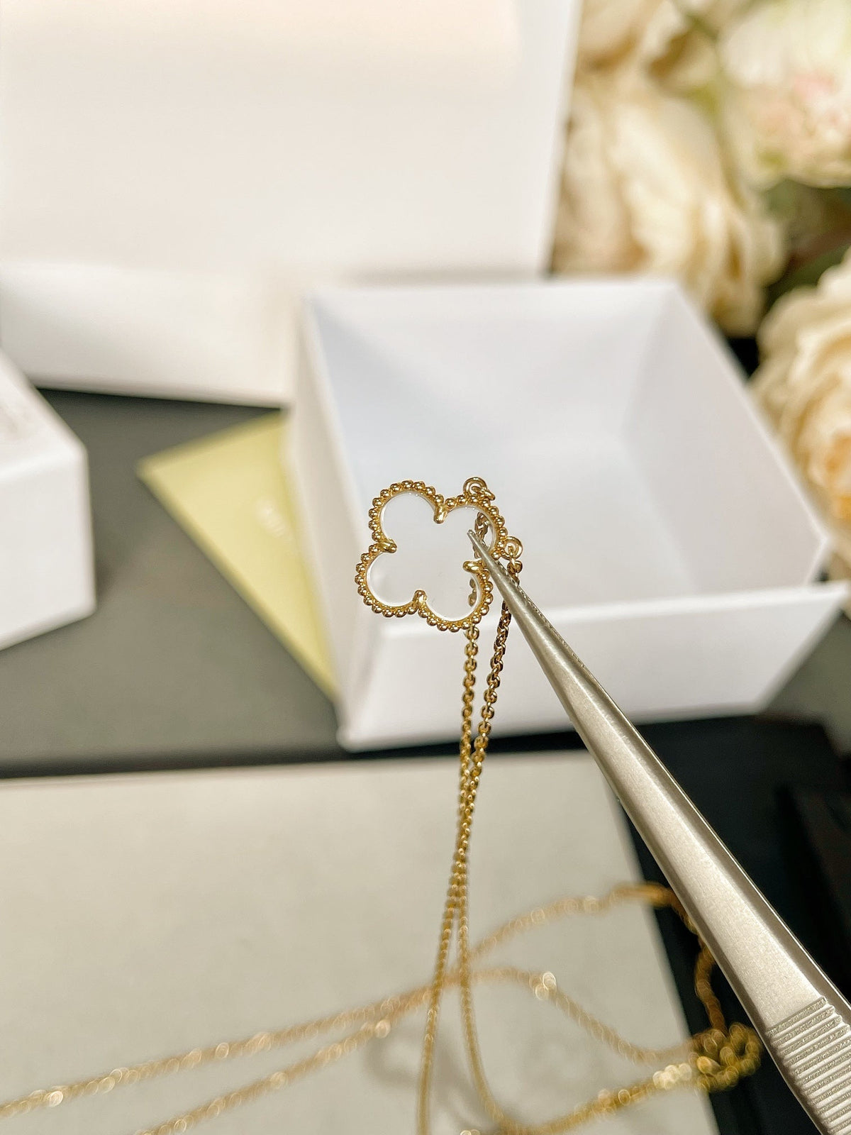 [Love Lucky]COLLIER TRÈFLE CRISTAL DE ROCHE OR ROSE