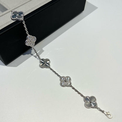 [Love Lucky] CLOVER 5 MOTIF LASER BRACELET COLLECTION