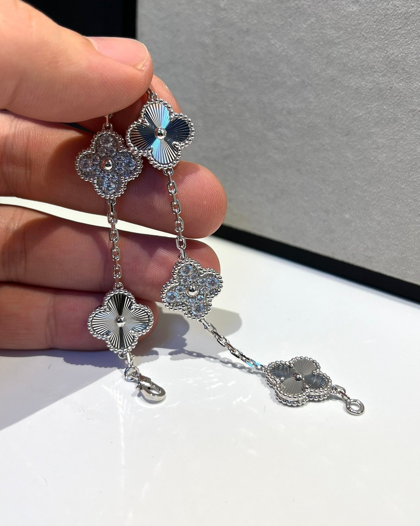 [Love Lucky] CLOVER 5 MOTIF LASER BRACELET COLLECTION