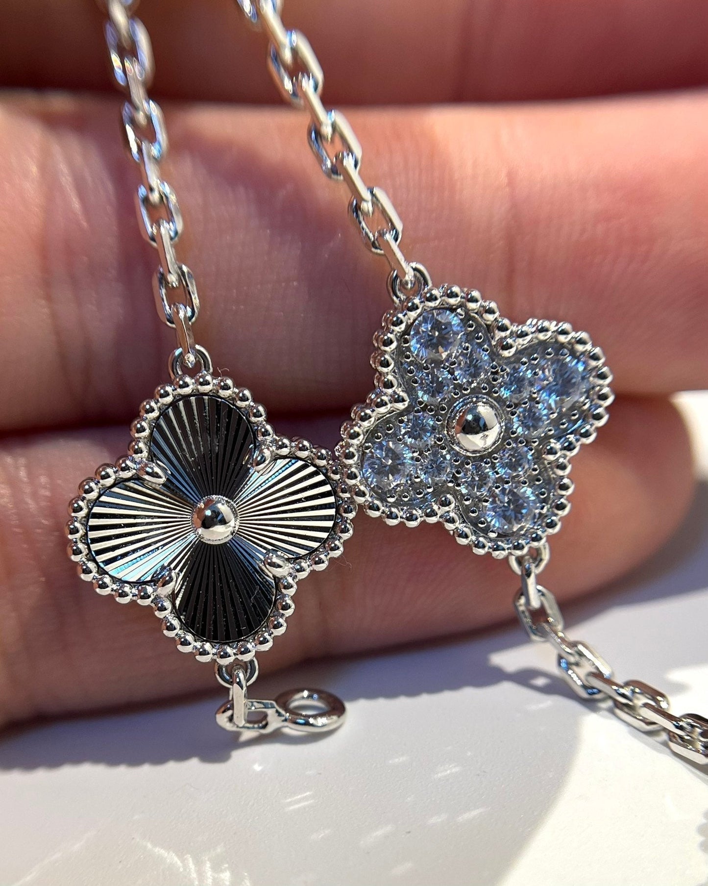 [Love Lucky] CLOVER 5 MOTIF LASER BRACELET COLLECTION