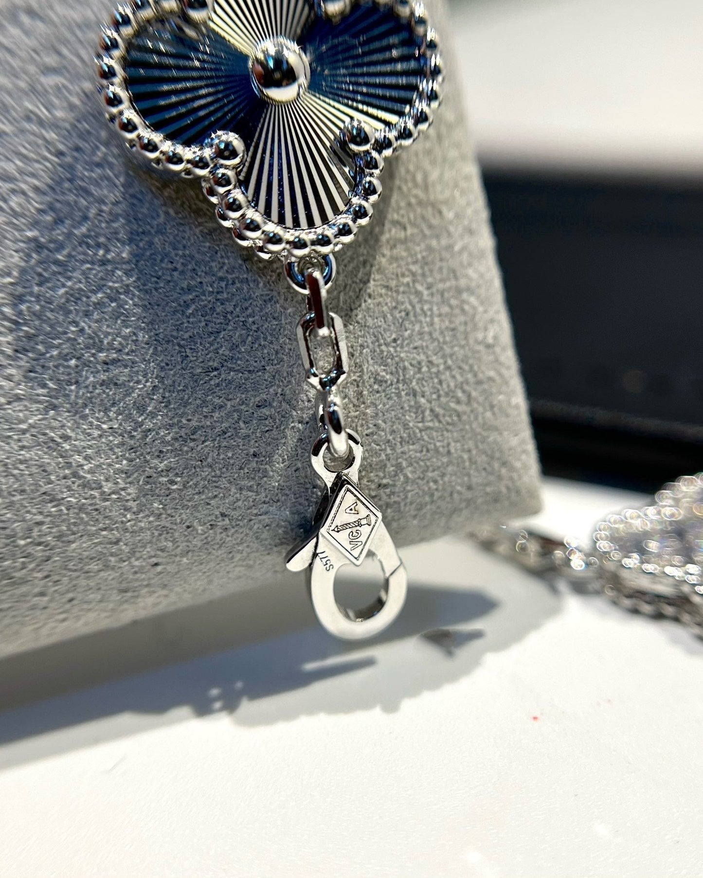 [Love Lucky] CLOVER 5 MOTIF LASER BRACELET COLLECTION