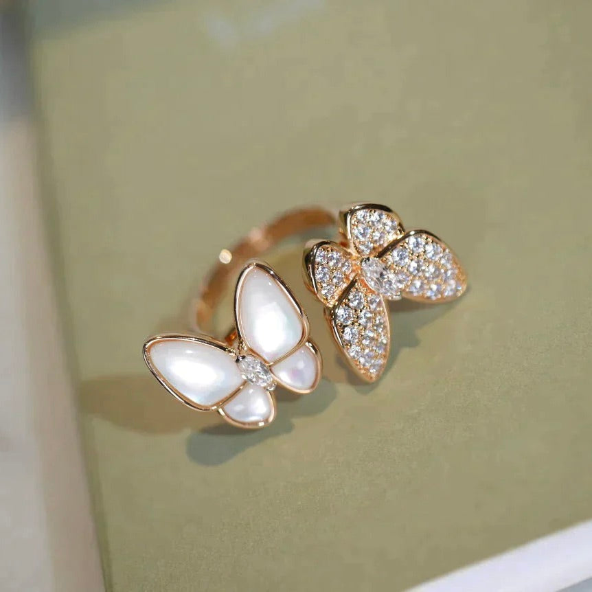 {
  "Love Lucky": "Love Lucky",
  "TWIN BUTTERFLY DIAMOND MOP RING": "雙蝶鑽石珍珠母貝戒指"
}