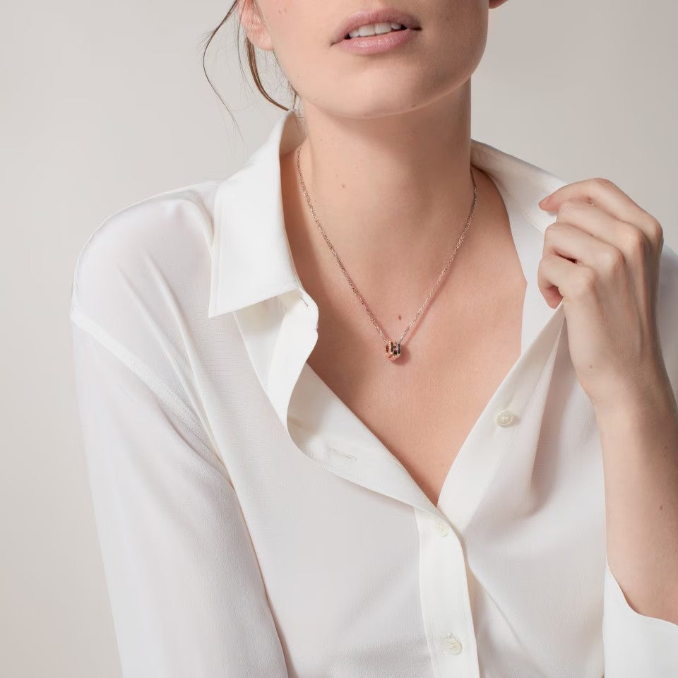 [Love Lucky]LOVE 6 DIAMOND PENDANT NECKLACE