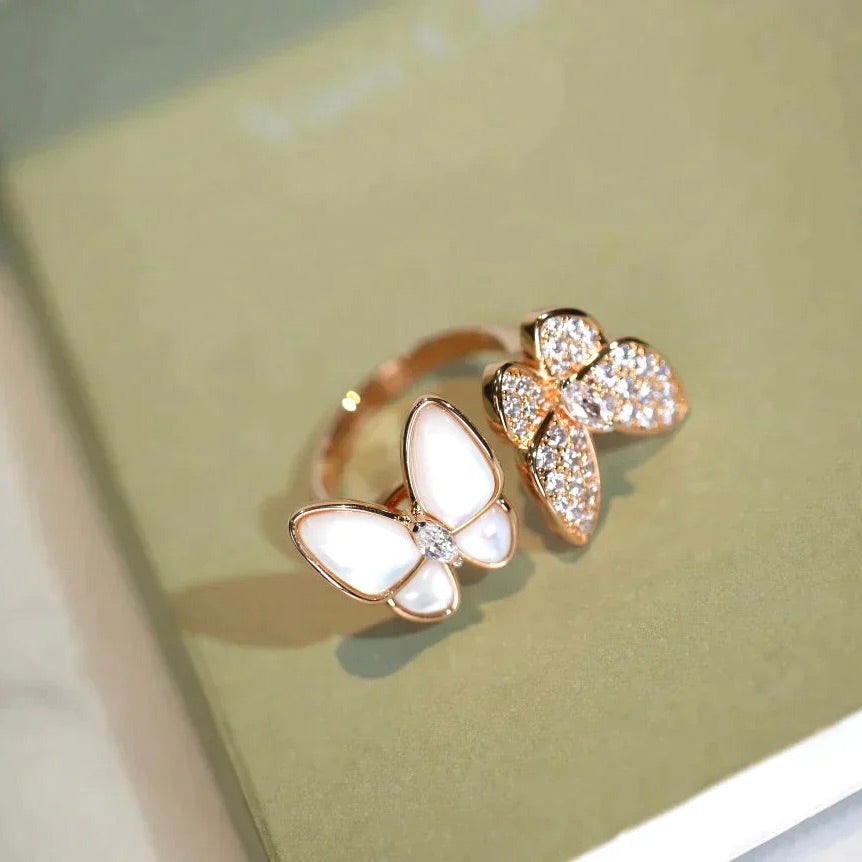 {
  "Love Lucky": "Love Lucky",
  "TWIN BUTTERFLY DIAMOND MOP RING": "雙蝶鑽石珍珠母貝戒指"
}