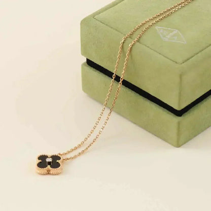 [Love Lucky]CLOVER 15MM DIAMOND ONYX NECKLACE