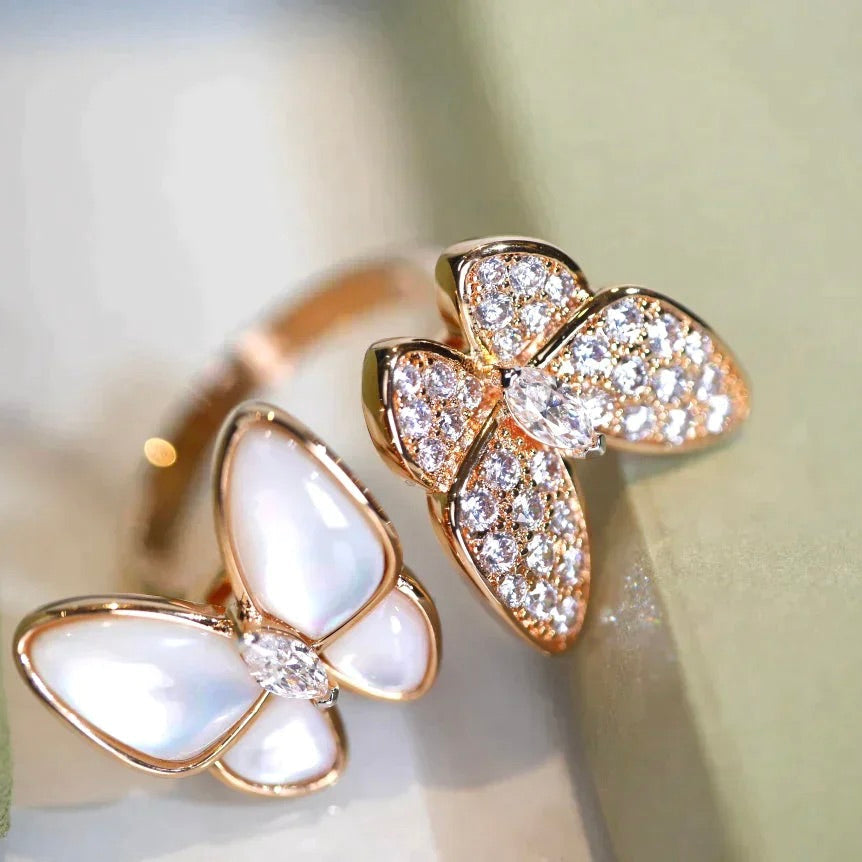 {
  "Love Lucky": "Love Lucky",
  "TWIN BUTTERFLY DIAMOND MOP RING": "雙蝶鑽石珍珠母貝戒指"
}