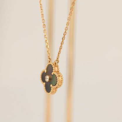 [Love Lucky] COLLAR CLOVER 15MM DE DIAMANTE Y NÁCAR GRIS