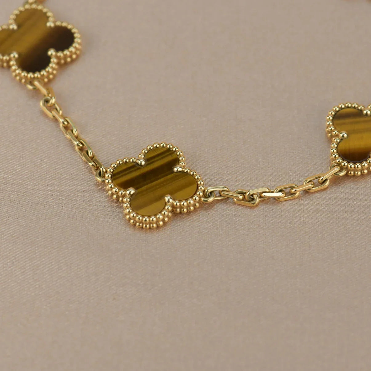 [Love Lucky] CLOVER 5 MOTIFS TIGER EYE BRACELET COLLECTION