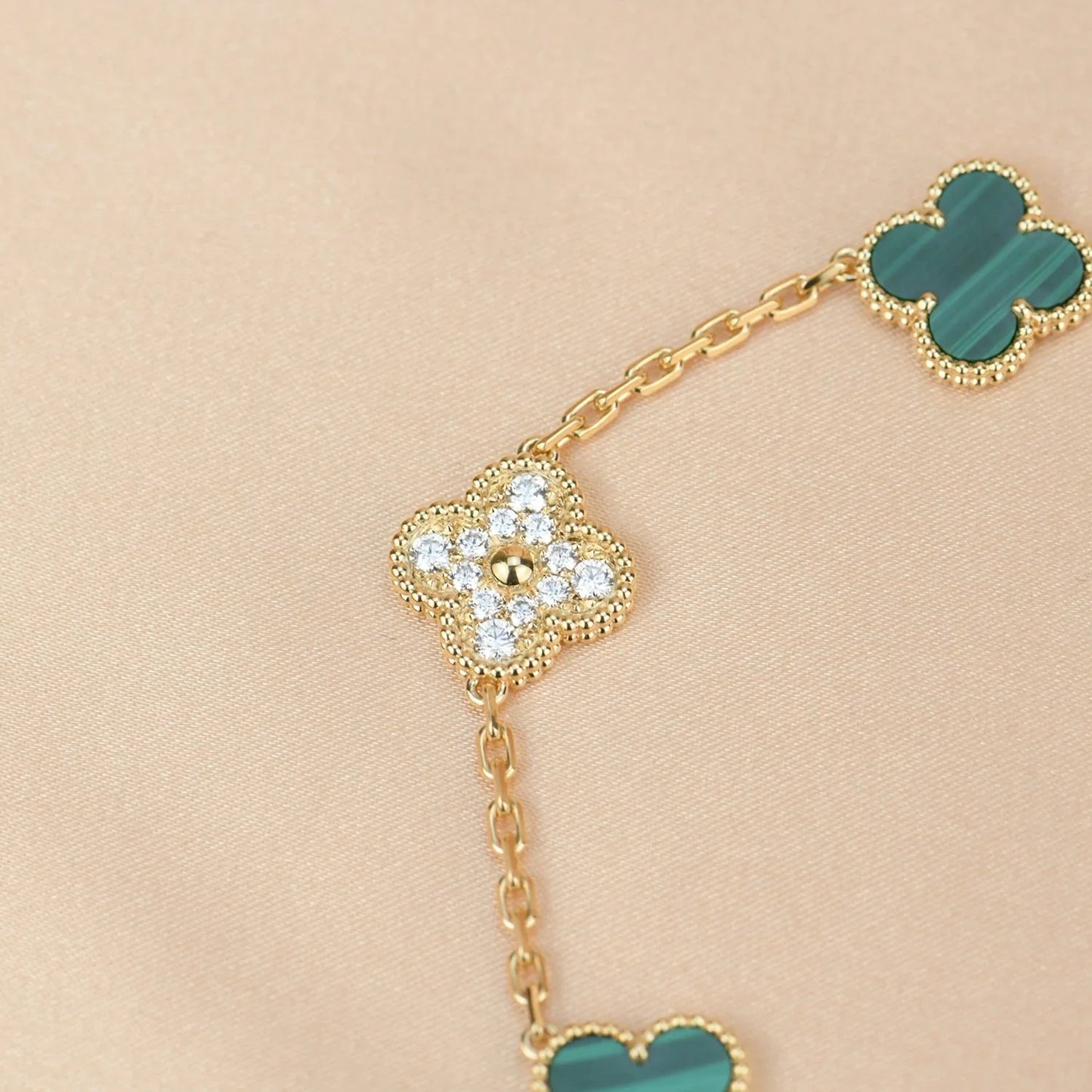 [Love Lucky] CLOVER 5 MOTIF MALACHITE BRACELET COLLECTION