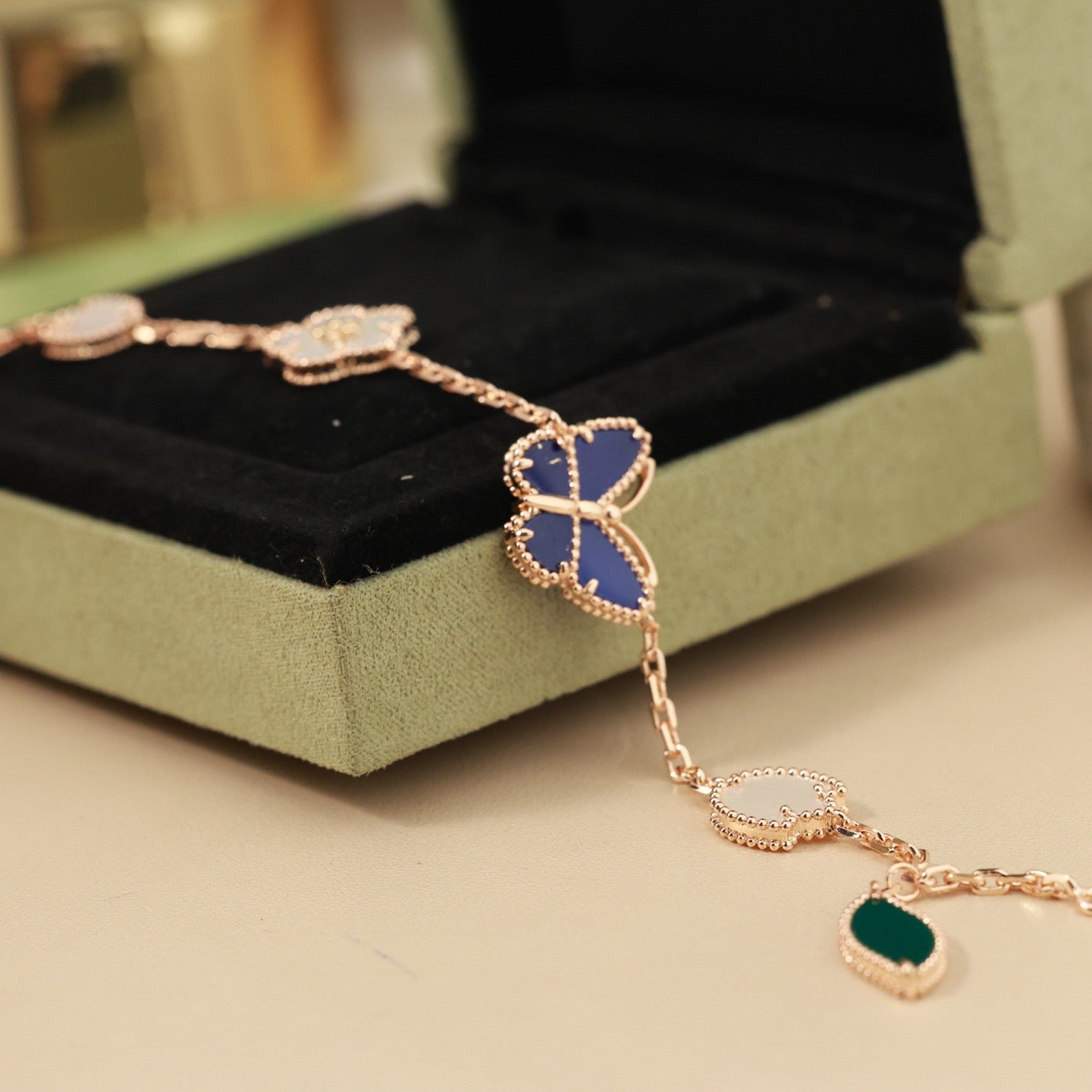 [Love Lucky]LUCKY SPRING BUTTERFLY 5 MOTIF BRACELET