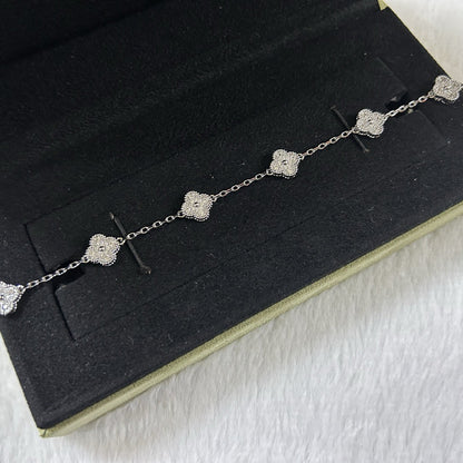 [Love Lucky]CLOVER 6 MOTIF DIAMOND BRACELET