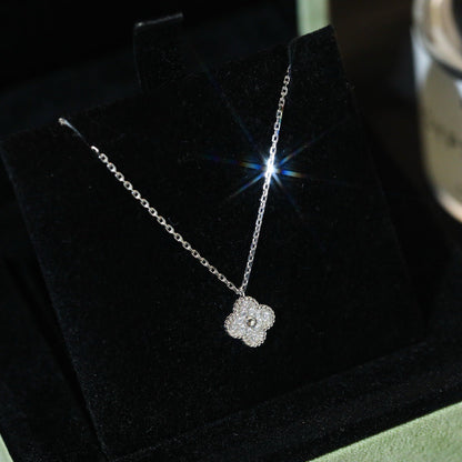 [Love Lucky]COLLAR CON COLGANTE CLOVER MINI DE 9.5 MM CON DIAMANTE