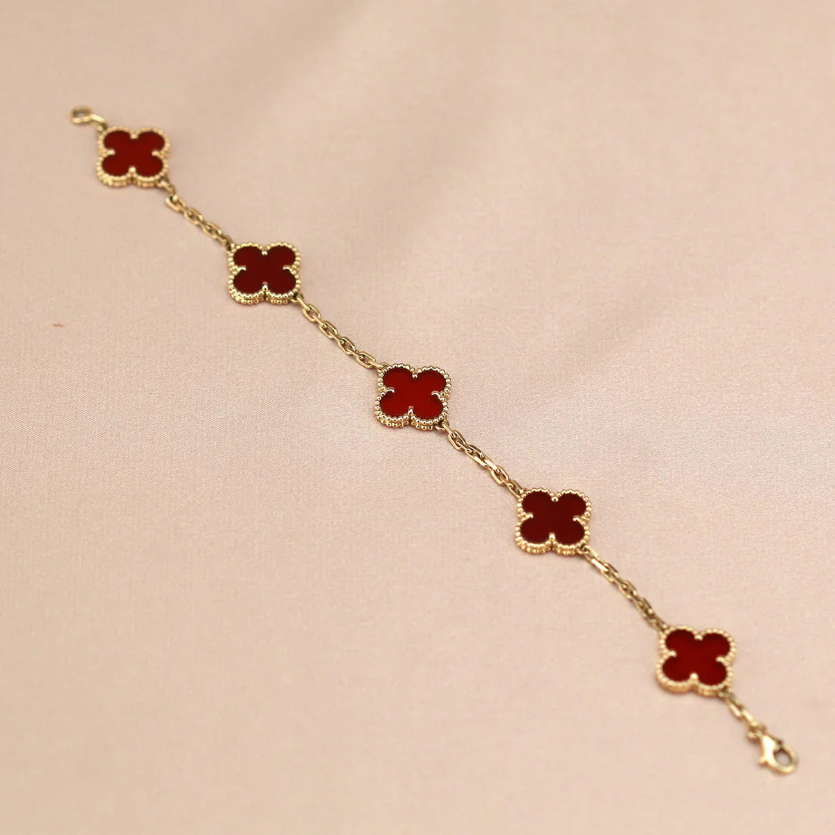 [Love Lucky] CLOVER 5 MOTIF RED CORNELIAN BRACELET COLLECTION
