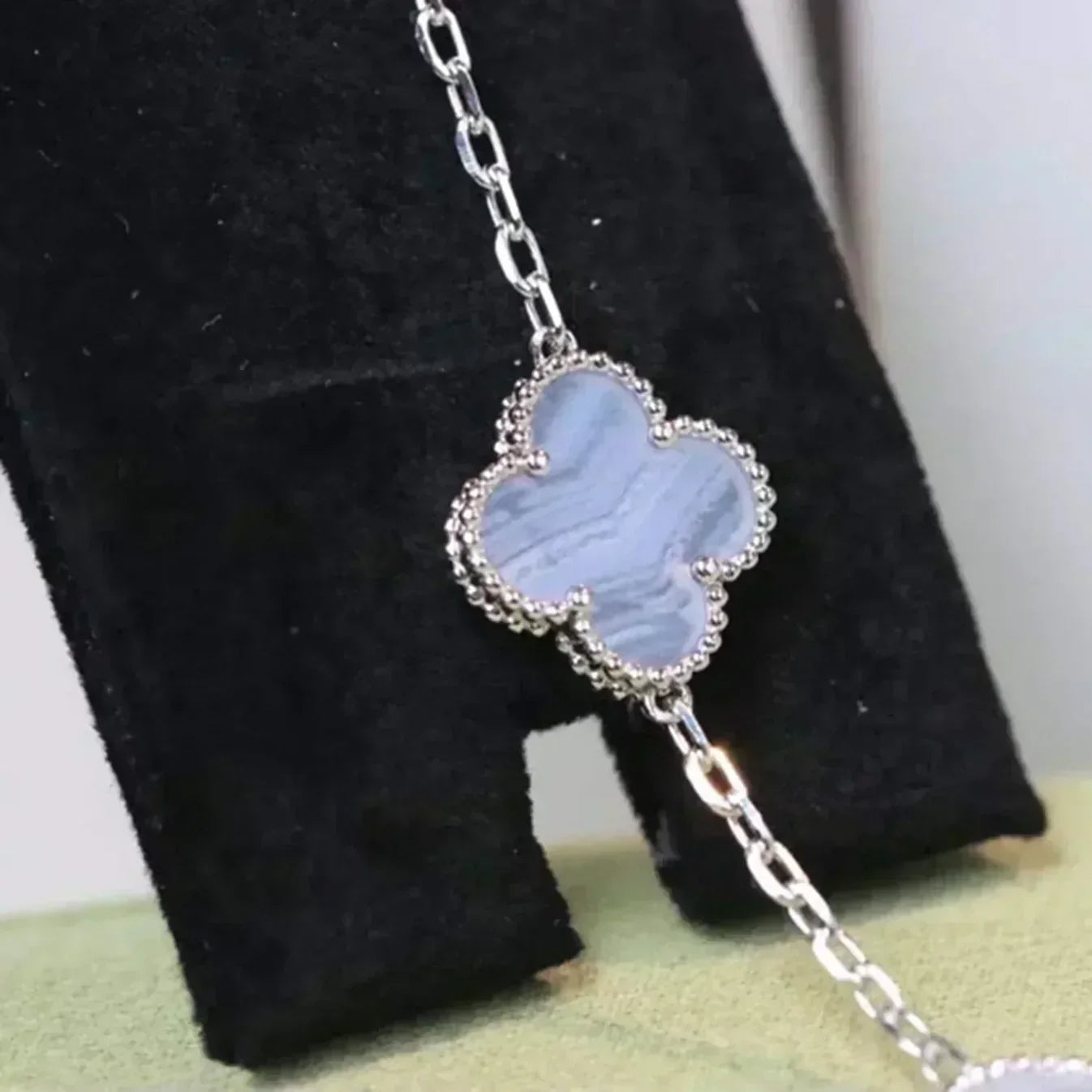 [Love Lucky] CLOVER 5 MOTIF PURPLE CHALCEDONY BRACELET COLLECTION