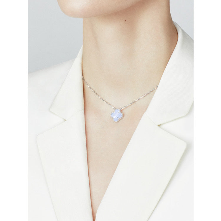[Love Lucky] COLLANA QUADRIFOGLIO 15MM IN CALCEDONIO BLU ARGENTO