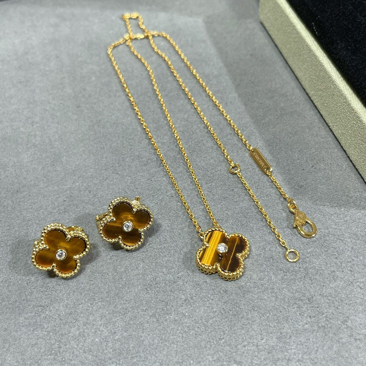 [Love Lucky]CLOVER 15MM 鑽石與黃虎眼石項鍊