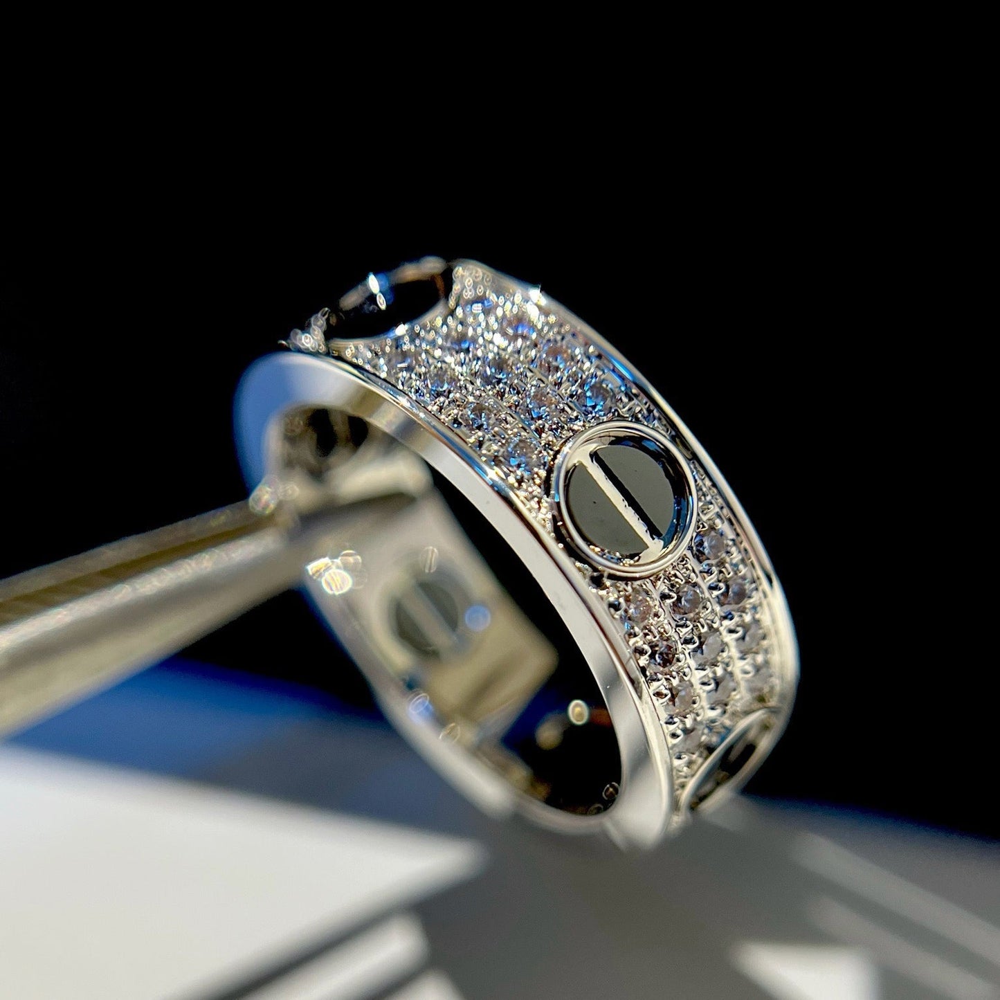 [Love Lucky]LOVE RING 5.5MM DIAMONDS PAVED CERAMIC