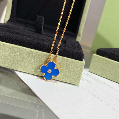 [Love Lucky]COLLAR DE TRÉBOL DE 15 MM CON DIAMANTE Y ÁGATA AZUL
