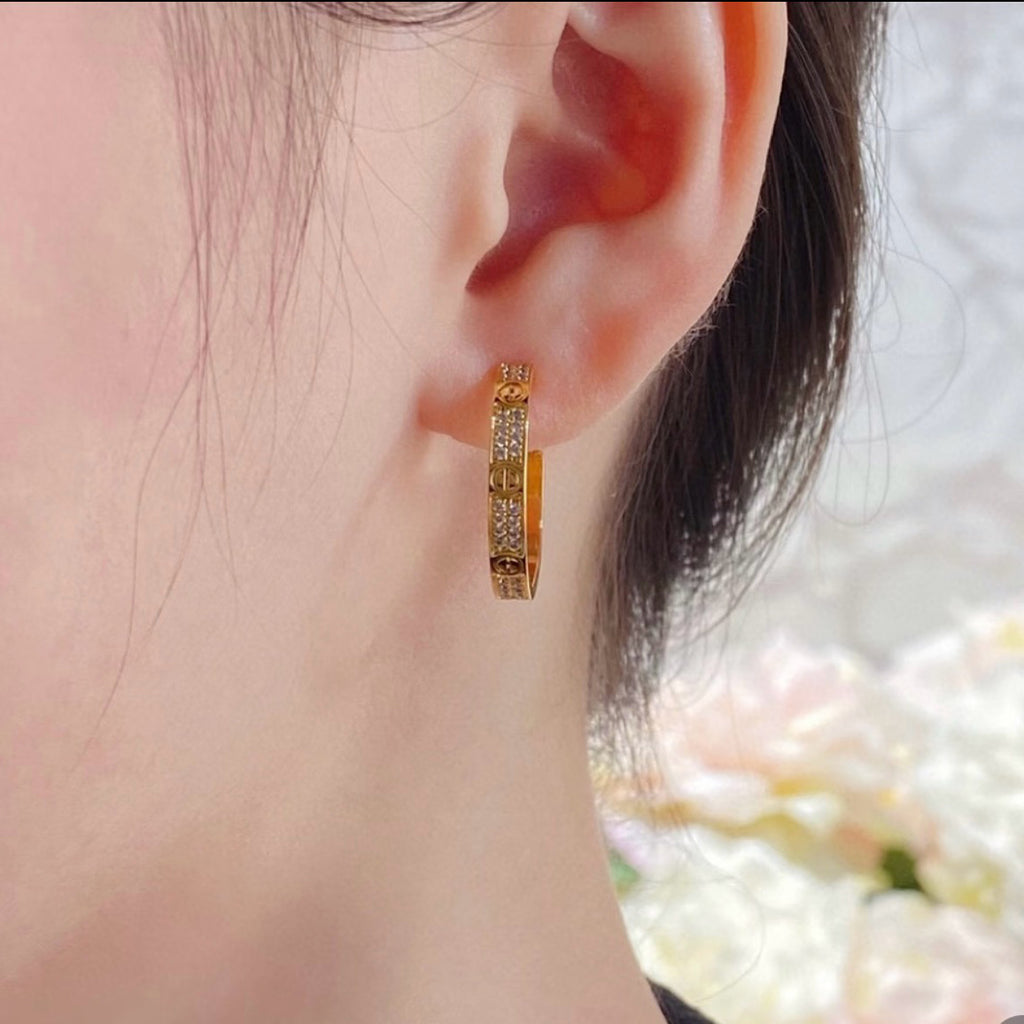[Love Lucky]LOVE EARRINGS 3.6MM DIAMOND PAVED