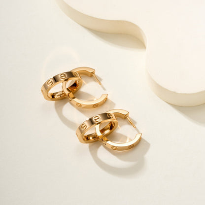 [Love Lucky]LOVE 3.3MM DANGLE HALF DIAMOND EARRINGS