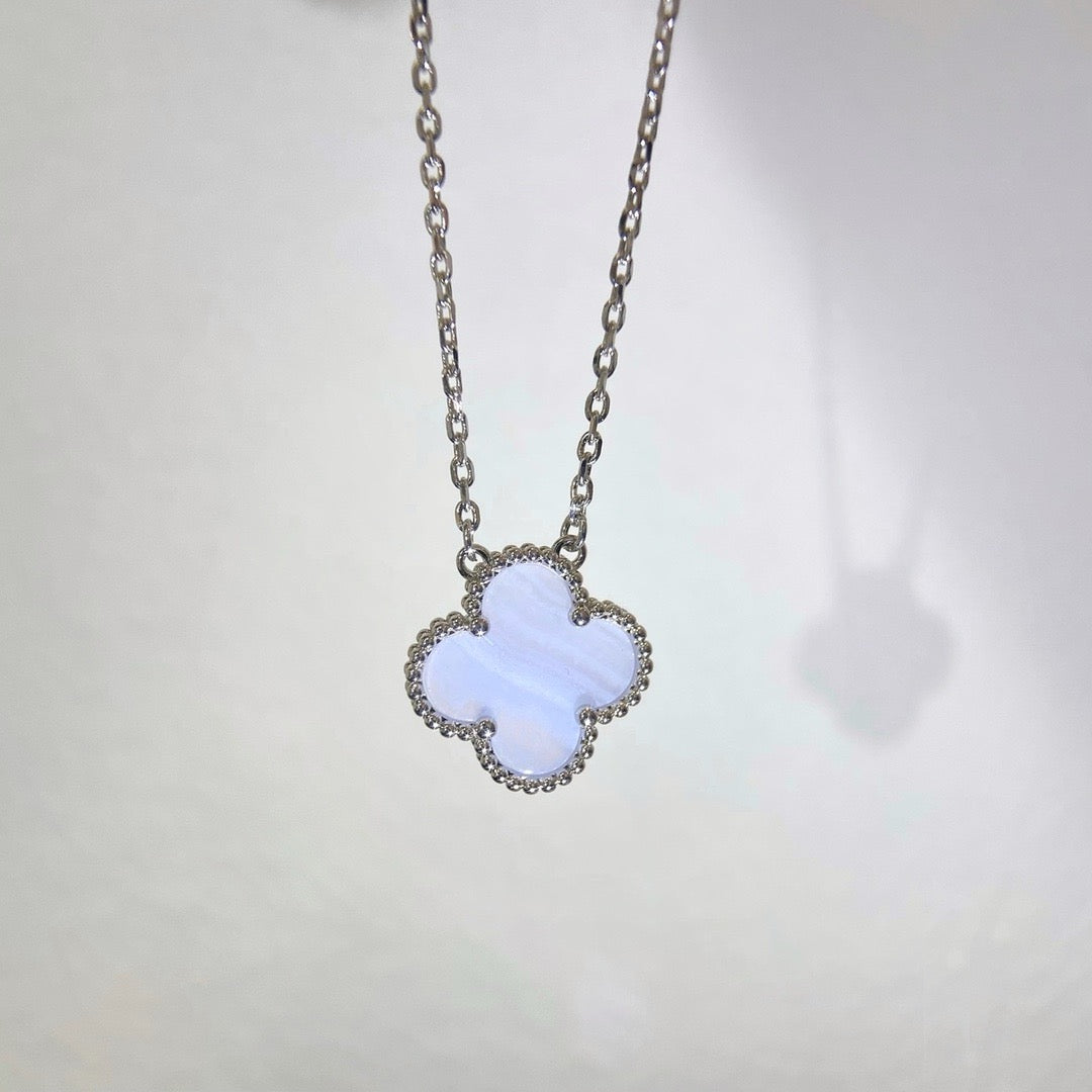 [Love Lucky] COLLANA QUADRIFOGLIO 15MM IN CALCEDONIO BLU ARGENTO