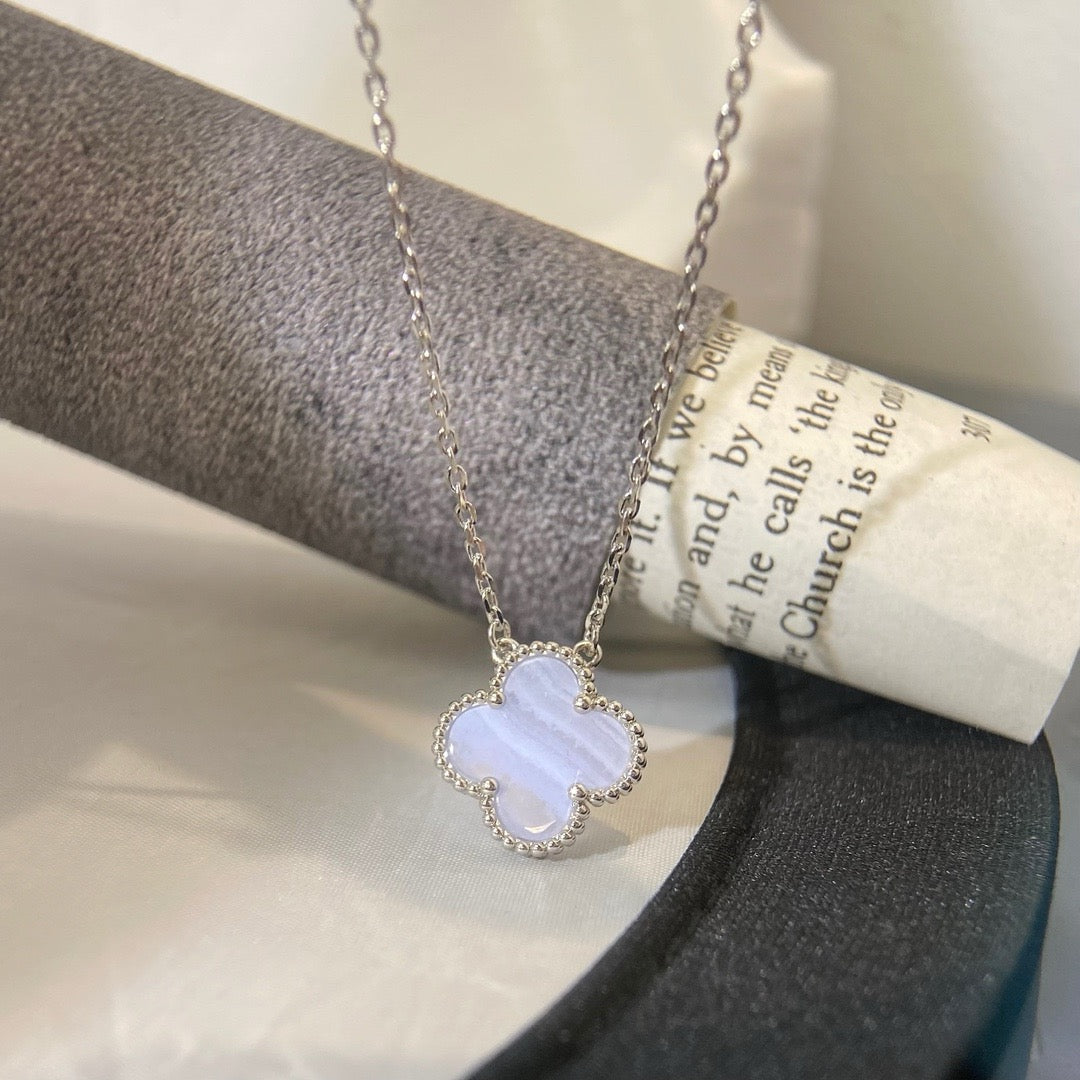 [Love Lucky] COLLANA QUADRIFOGLIO 15MM IN CALCEDONIO BLU ARGENTO