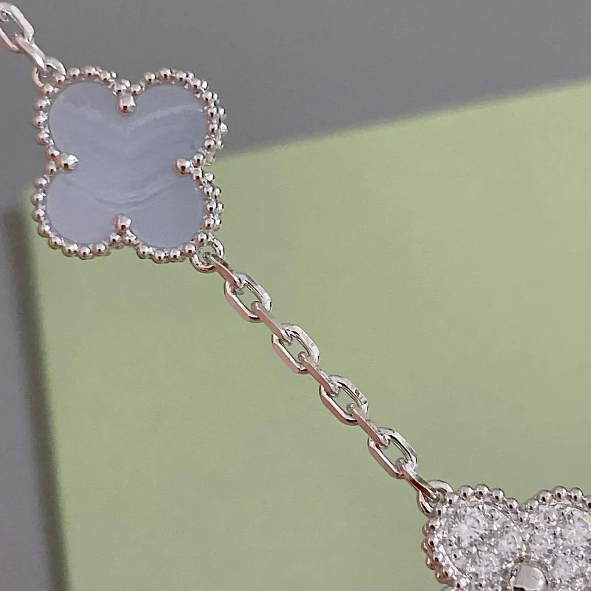 [Love Lucky] CLOVER 5 MOTIF PURPLE CHALCEDONY BRACELET COLLECTION